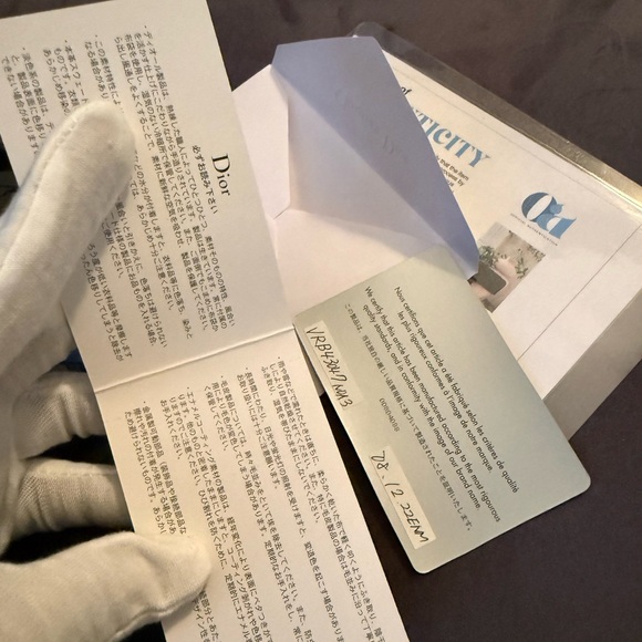 🔥Dior Patent Leather Black Key Zippy Around Long and box + authenticity card🔥 - Picture 9 of 17